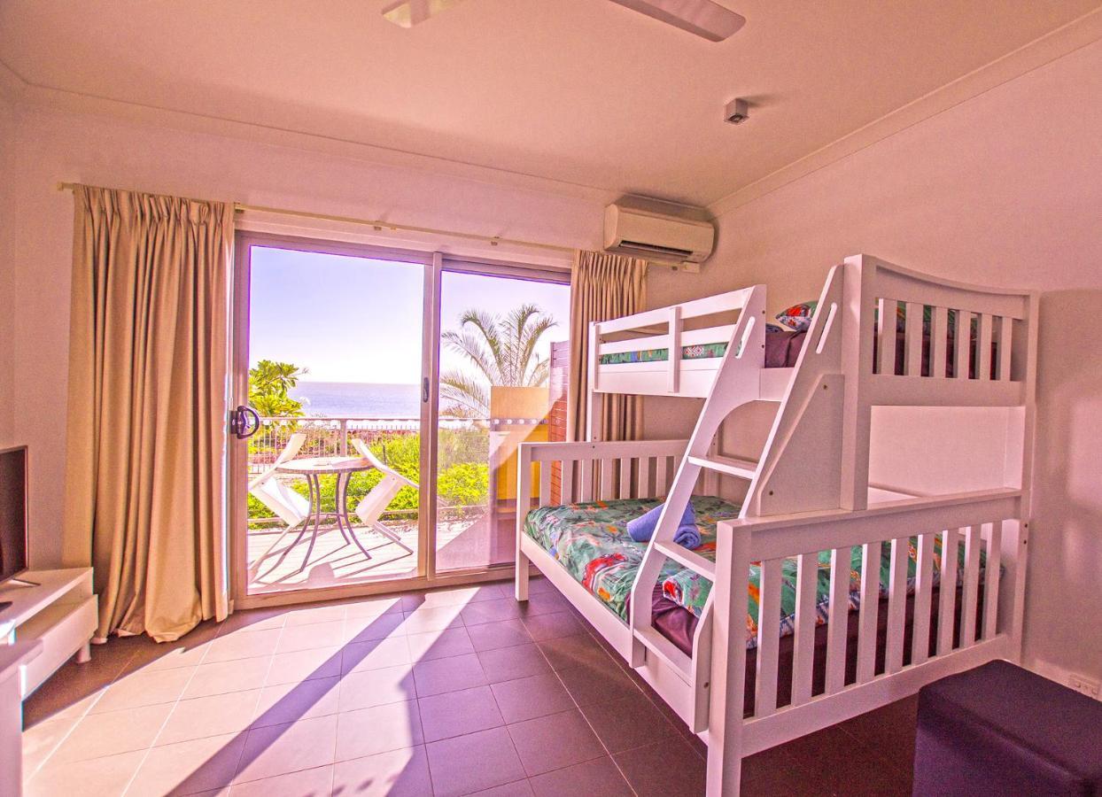 Onslow Beach Resort Exterior photo